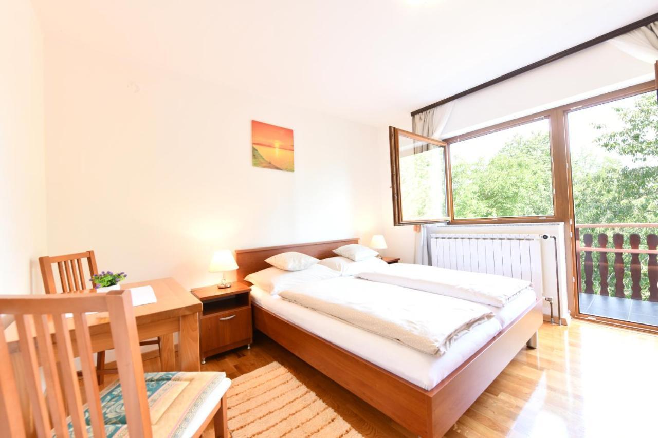 Apartment And Rooms Ivancica Seliste Dreznicko Εξωτερικό φωτογραφία