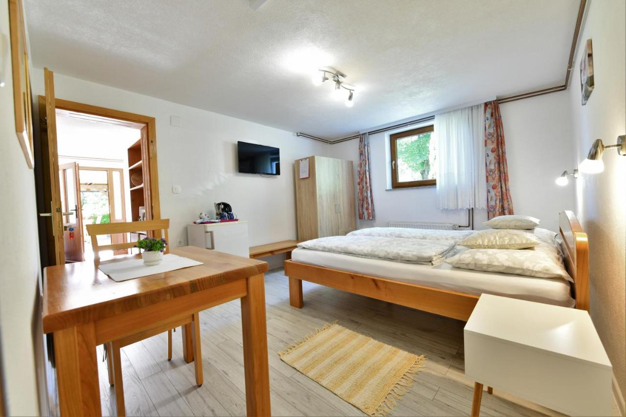 Apartment And Rooms Ivancica Seliste Dreznicko Εξωτερικό φωτογραφία