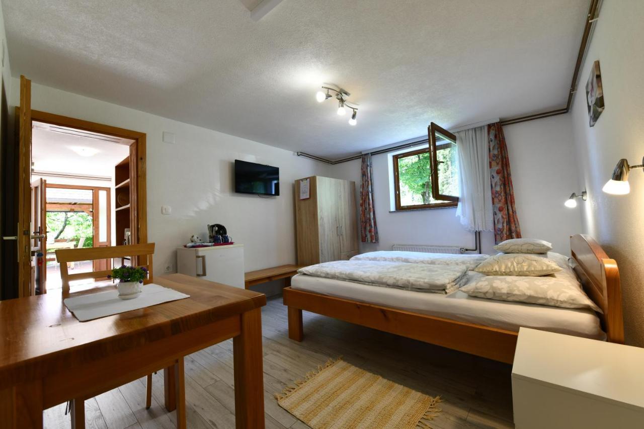 Apartment And Rooms Ivancica Seliste Dreznicko Εξωτερικό φωτογραφία