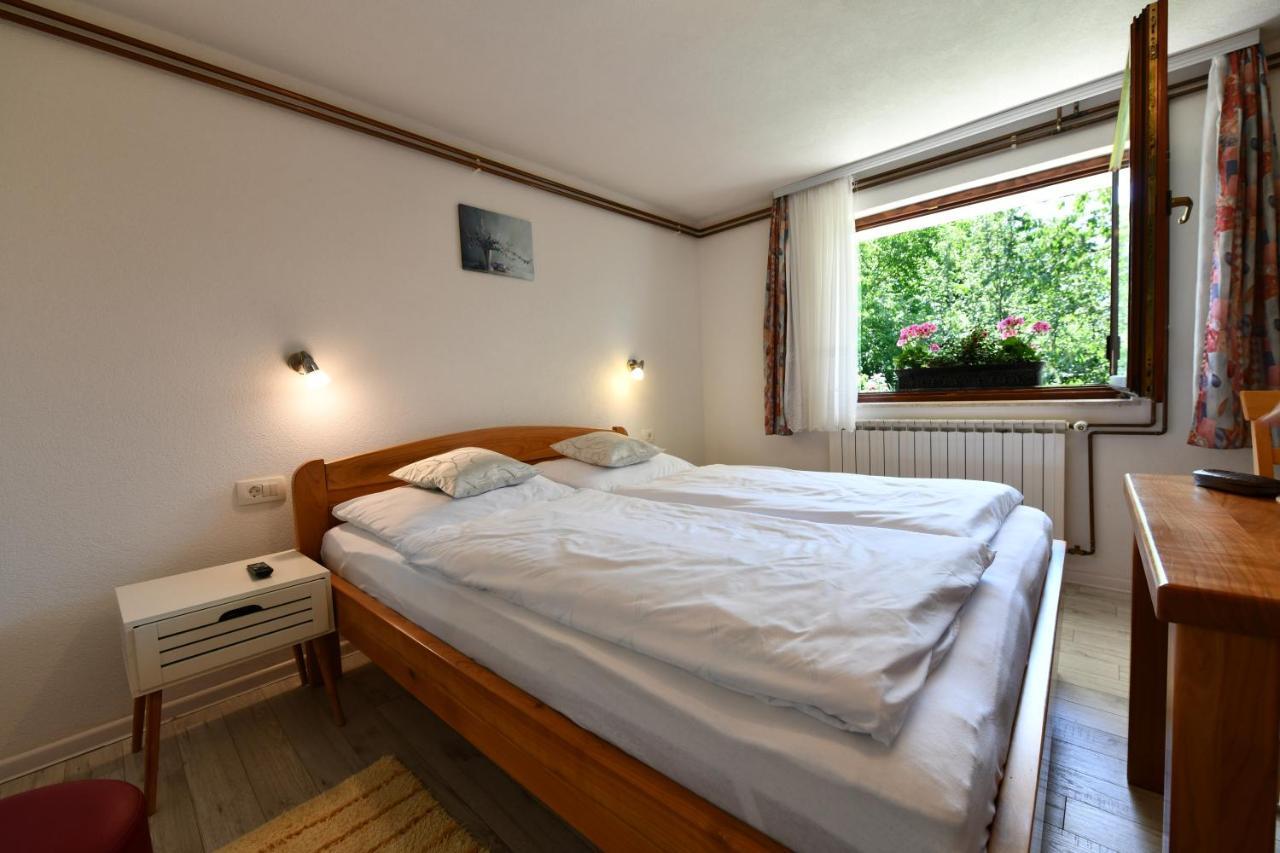 Apartment And Rooms Ivancica Seliste Dreznicko Εξωτερικό φωτογραφία
