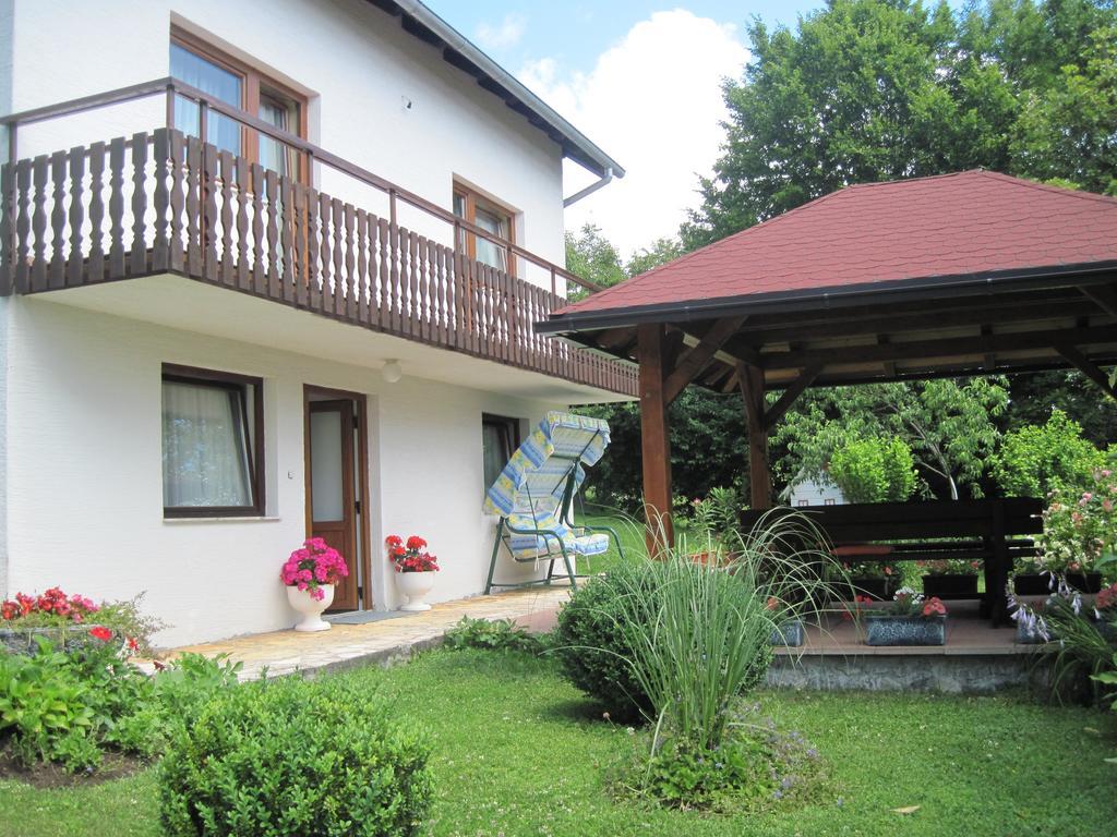 Apartment And Rooms Ivancica Seliste Dreznicko Εξωτερικό φωτογραφία
